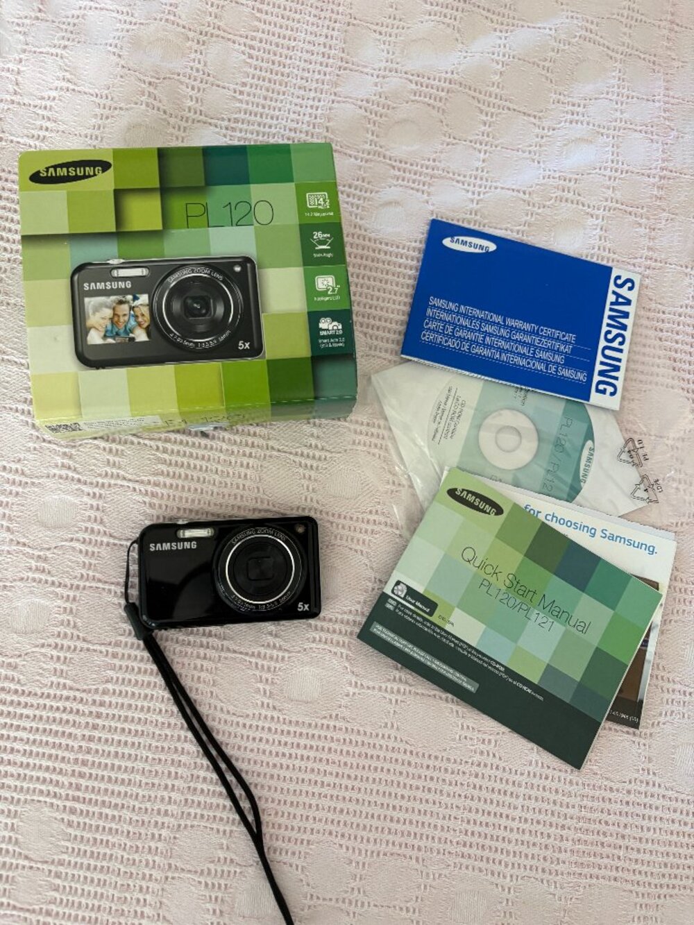 Working! Samsung PL120 Selfie Style Vintage 2000s Digital Camera Y2K